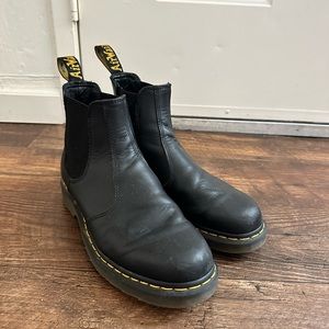 Selling these Men’s Chelsea Docs size 9 worn only a few times